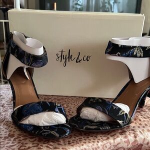 Style & Co. Women's Black and Blue Patterned Heels